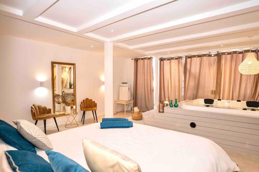 Luxuryvilla With Private Heated Pool And Spa 7P Quarteira Eksteriør billede