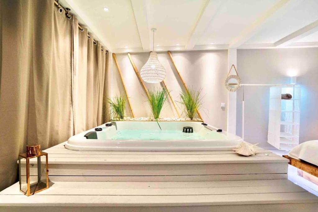 Luxuryvilla With Private Heated Pool And Spa 7P Quarteira Eksteriør billede