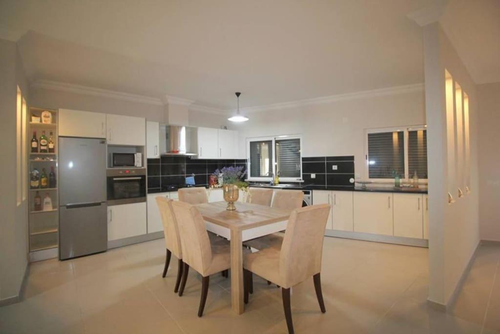 Luxuryvilla With Private Heated Pool And Spa 7P Quarteira Eksteriør billede